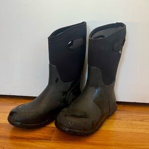 Black Winter Boots - Kid Size 4.